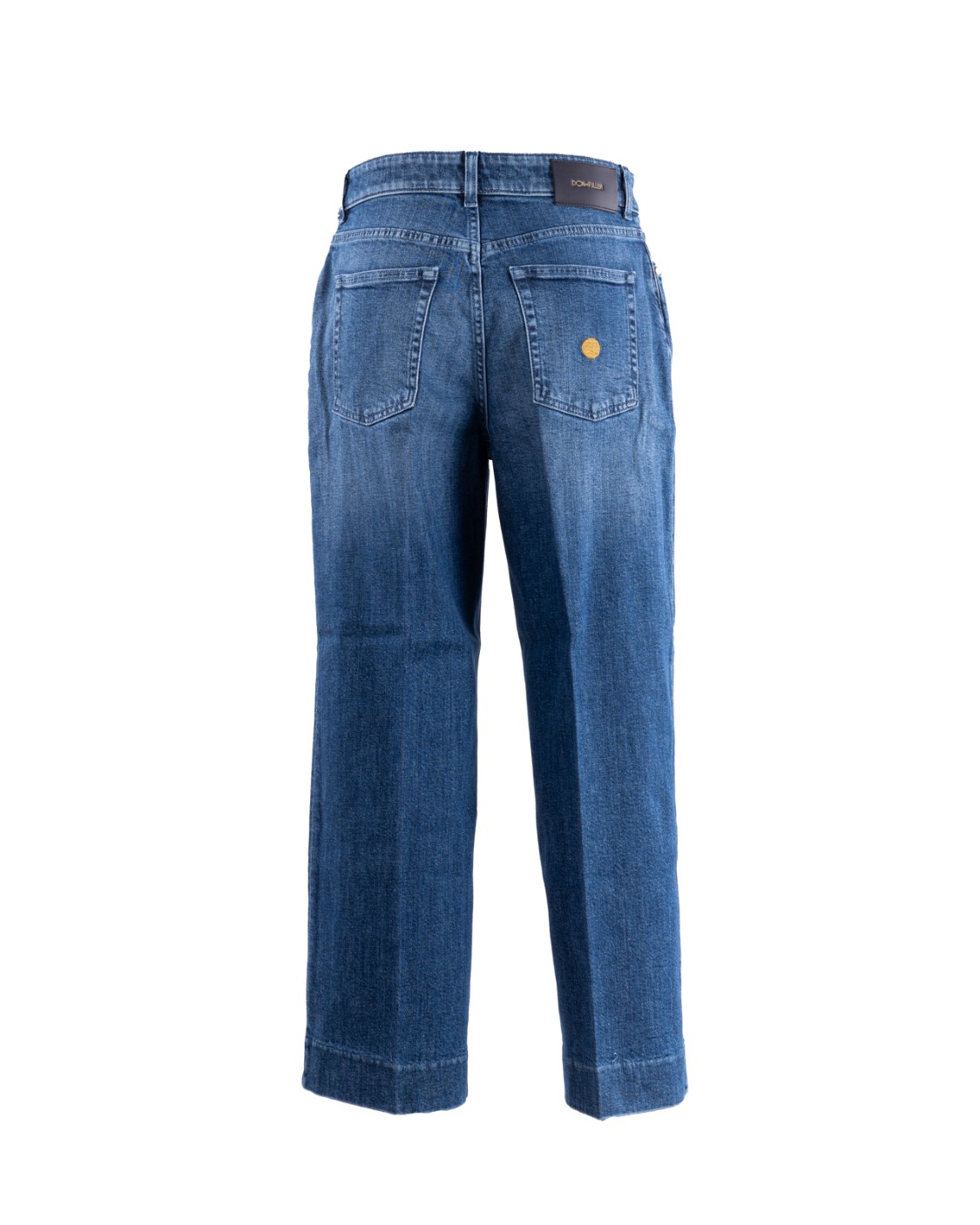 shop DON THE FULLER  Jeans: Don The Fuller denim "Stoccarda".
Vestibilità ampia e corta.
Lavaggio: blu.
Abbottonatura con bottoni dorati, targhetta in pelle rosa, puntino rosa.
Composizione: 98% cotone organico 2% elastan riciclato.
Made in Italy.. STOCCARDA DTF-D number 8217529